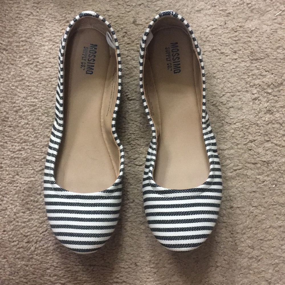 NWOT Mossimo Striped Flats, Size 6